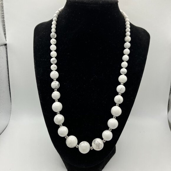 Howlite Gemstone Graduated 20 inch Necklace Handmade Brand New Gift Box included - Picture 1 of 15